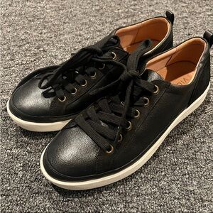 Vionic Black Leather Winny Arch Support Sneakers sz 8